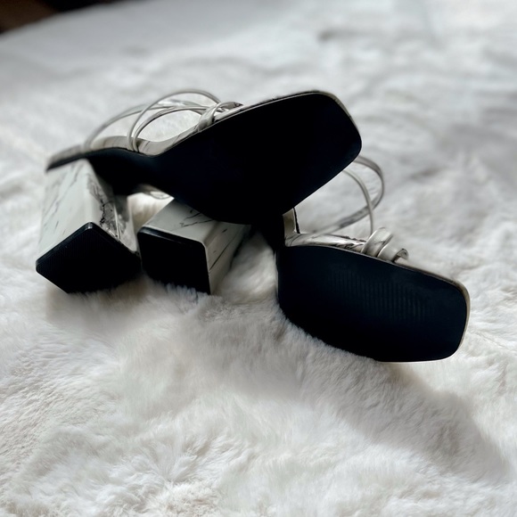 🖤🤍 Pretty Little Things 🖤🤍 New! Marble Heels - Picture 6 of 12